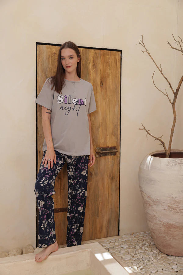 Half-sleeve pajamas with pants