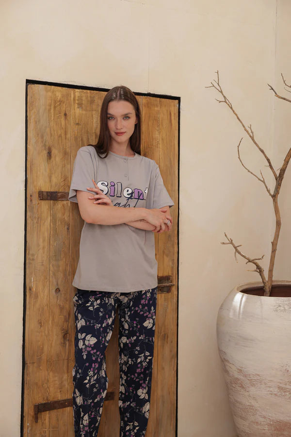 Half-sleeve pajamas with pants