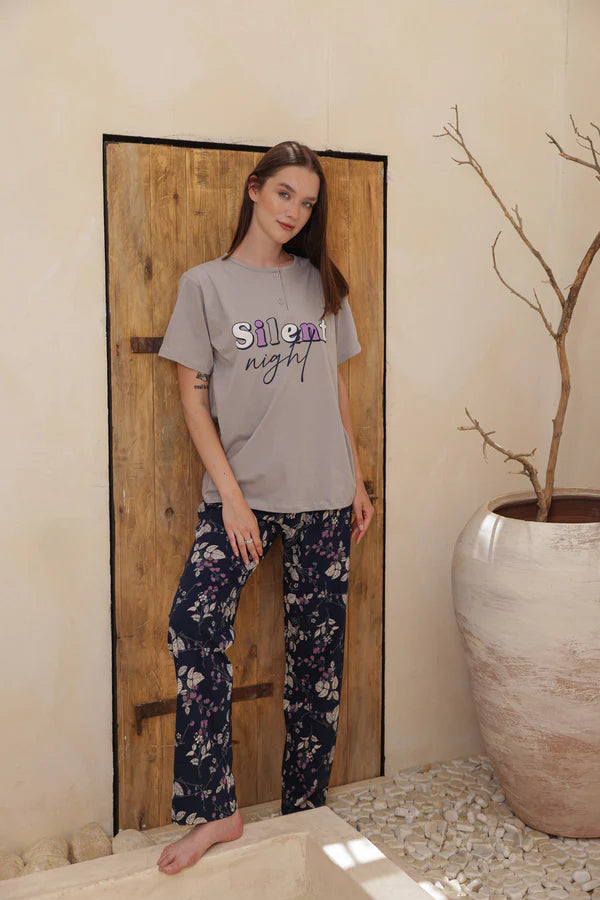 Half-sleeve pajamas with pants