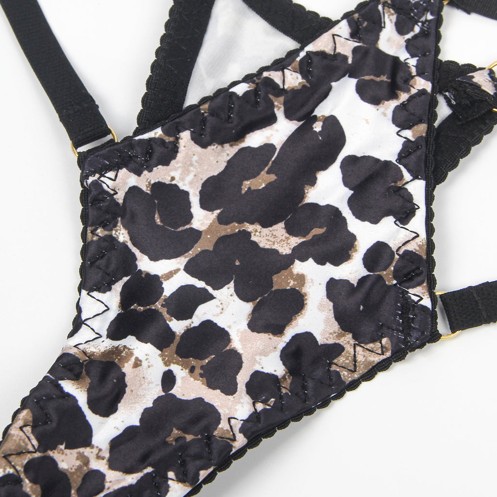 Sexy Leopard Print strappy Bra Set