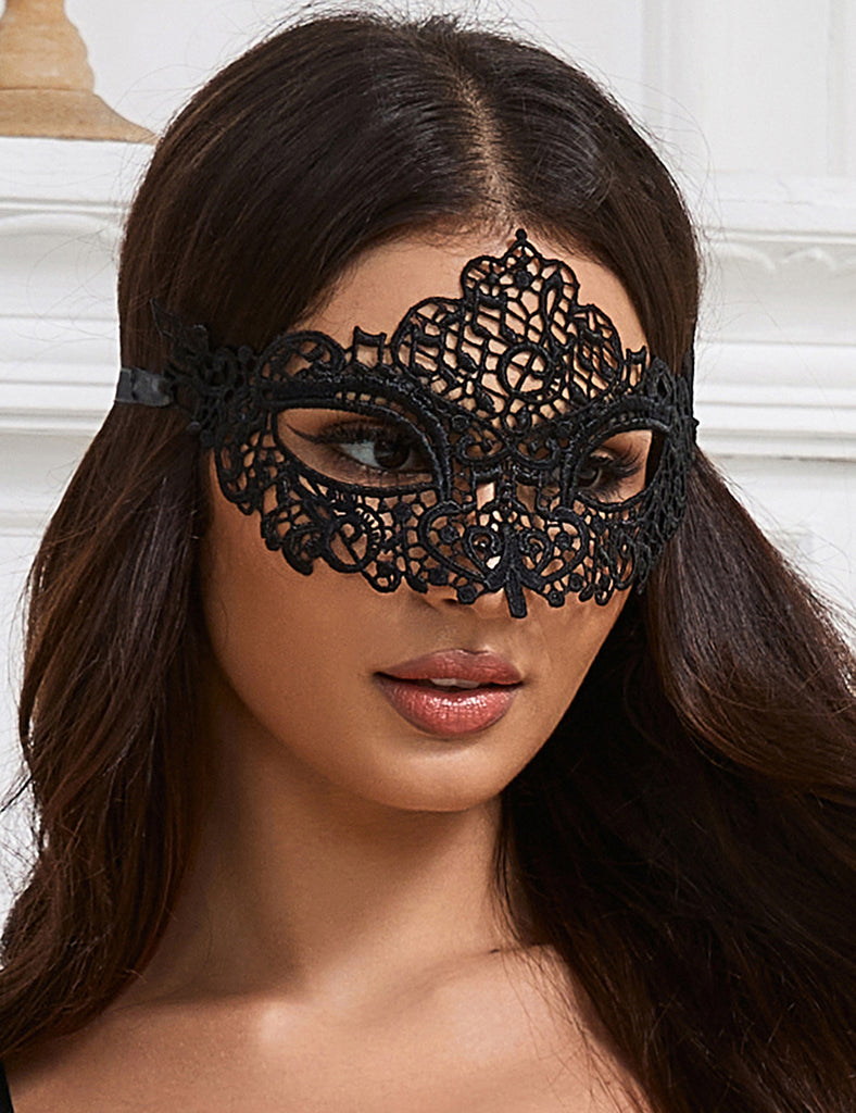 Enchanting Black Eye Mask