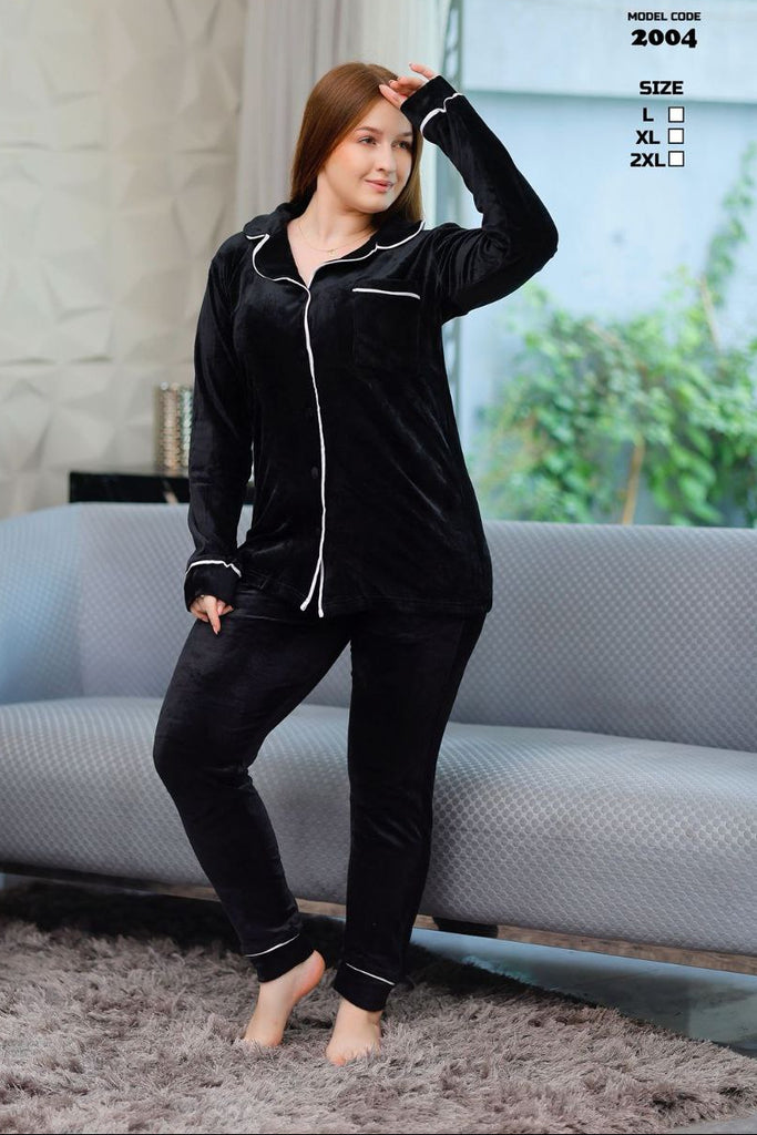 Elegant women's pajamas