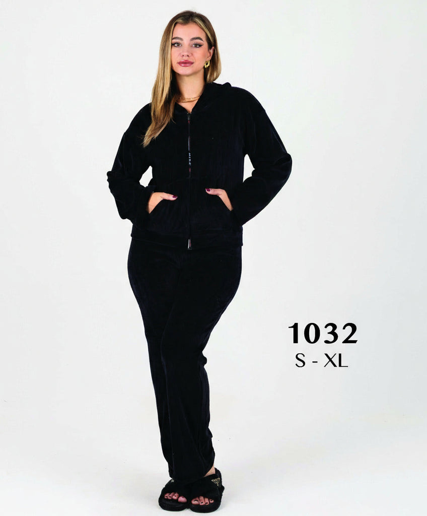 Elegant women's pajamas