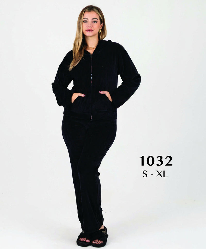 Elegant women's pajamas