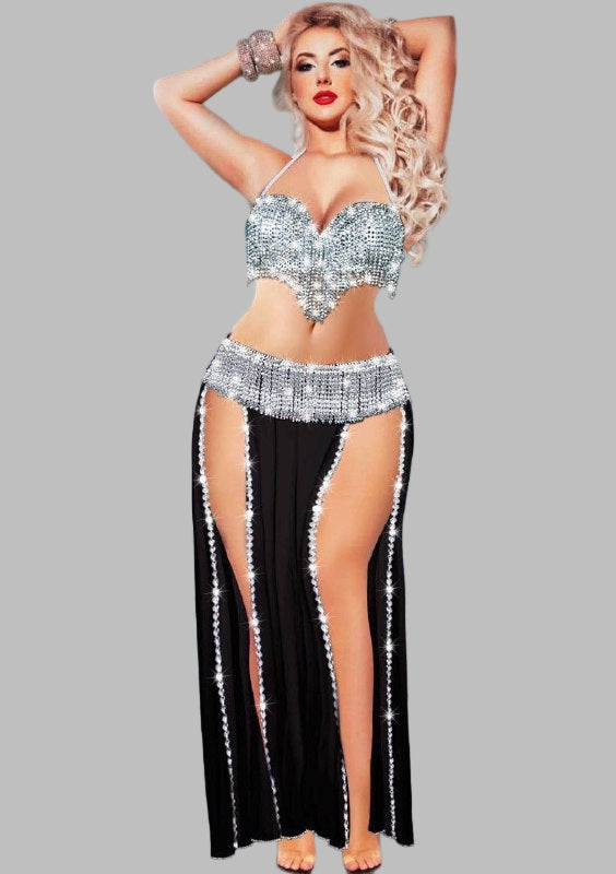 A women's dance suit, the essence of Arabs