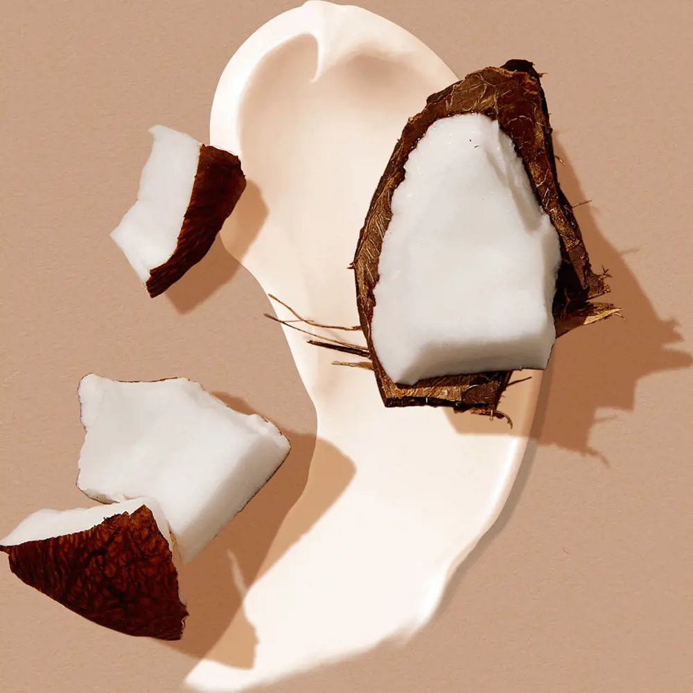 Nourishing hand cream with organic coconut oil extract