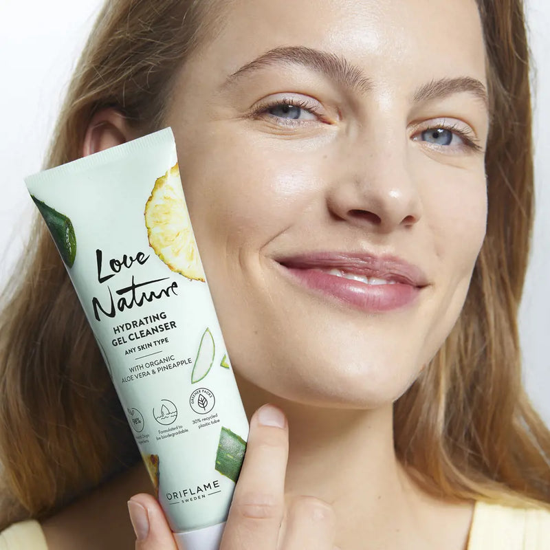 Love Nature Moisturizing Cleansing Gel with Aloe Vera and Pineapple