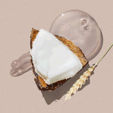 Shampoo for dry hair with organic wheat and coconut extracts