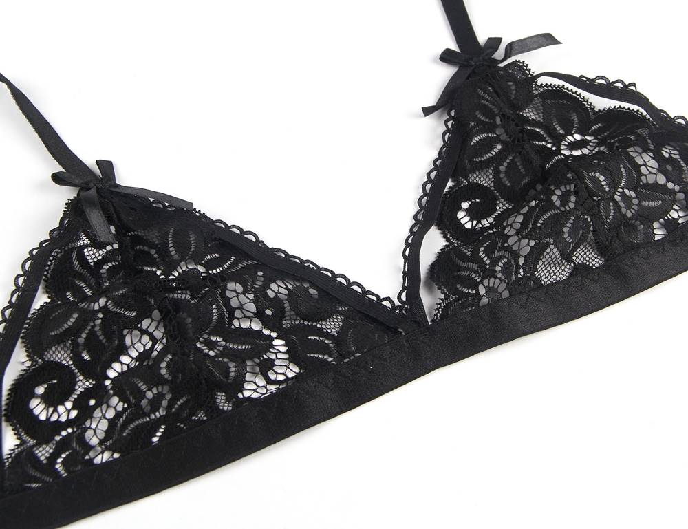 Sexy three-piece sexy lingerie with deep V and peach heart garter