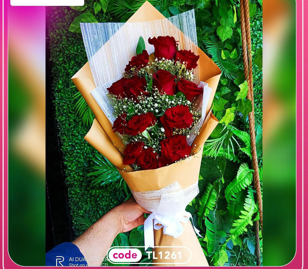 Flower bouquet of 10 roses