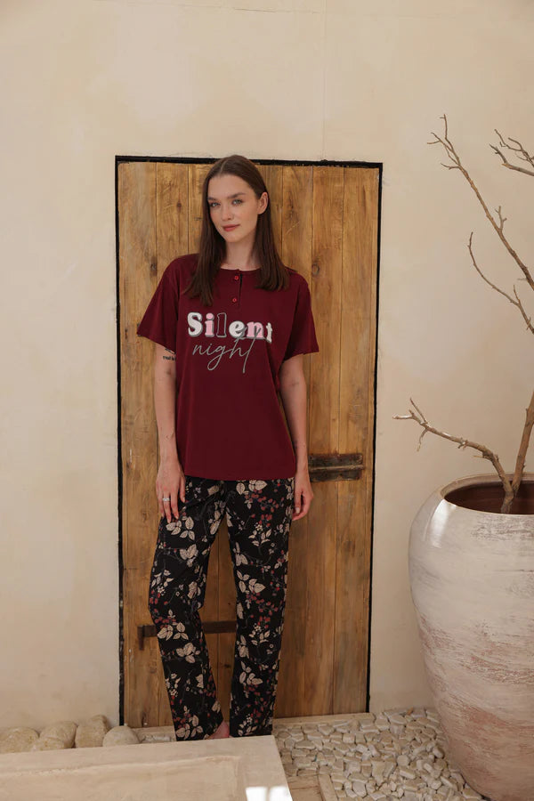 Half-sleeve pajamas with pants
