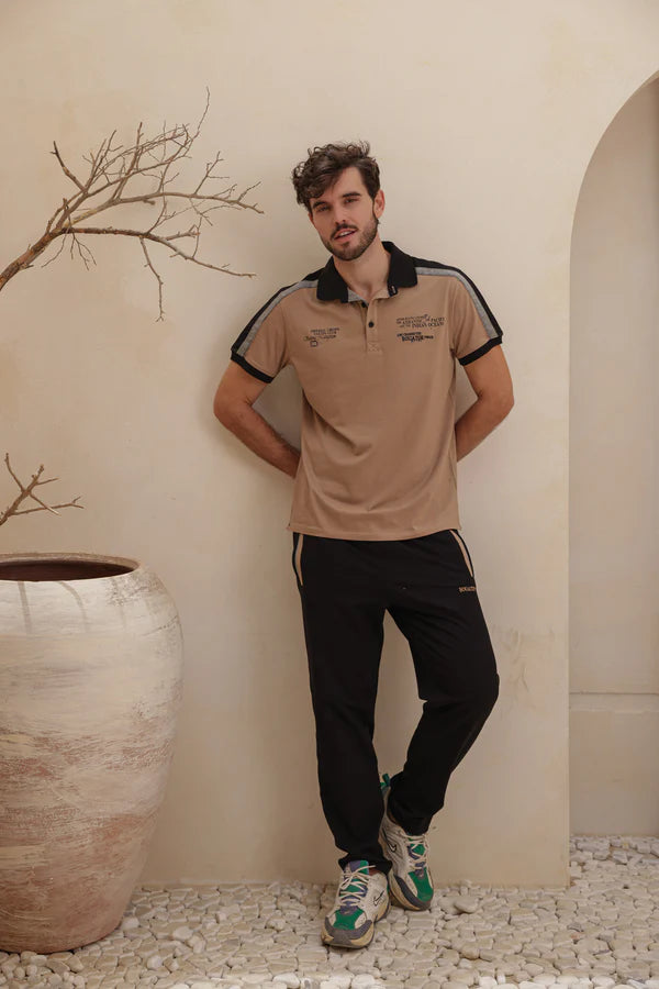 Training pants with a half-sleeve collar