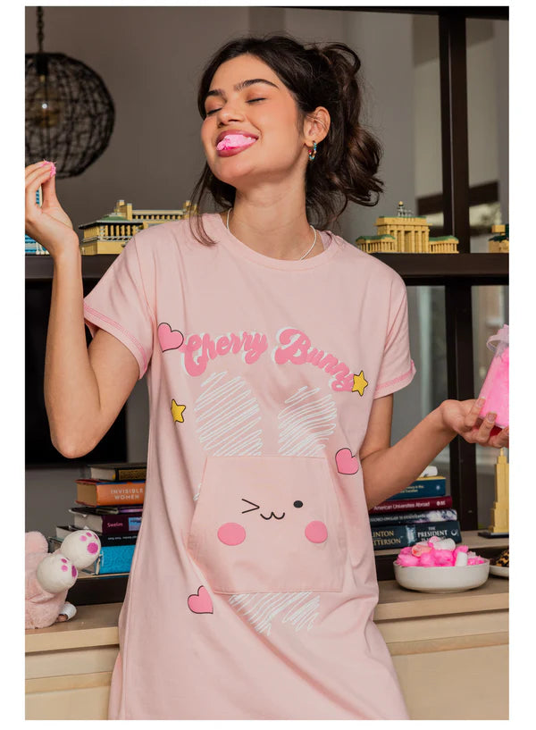 Women's short-sleeved shirt with pockets