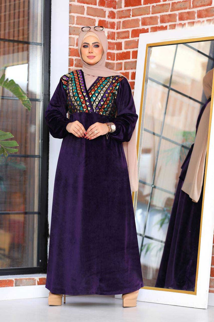 Elegant women's winter velvet abaya with flowers