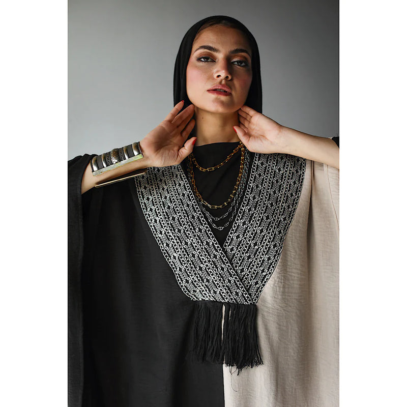 Black & white tasseled kaftan