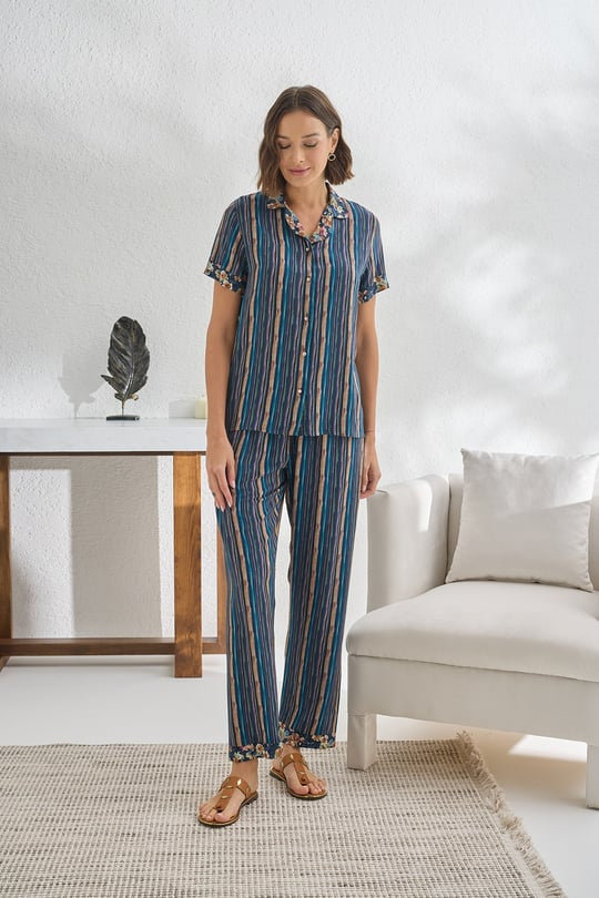 Sevim & Gizzey Blue Striped Floral Pajamas With Half Sleeves