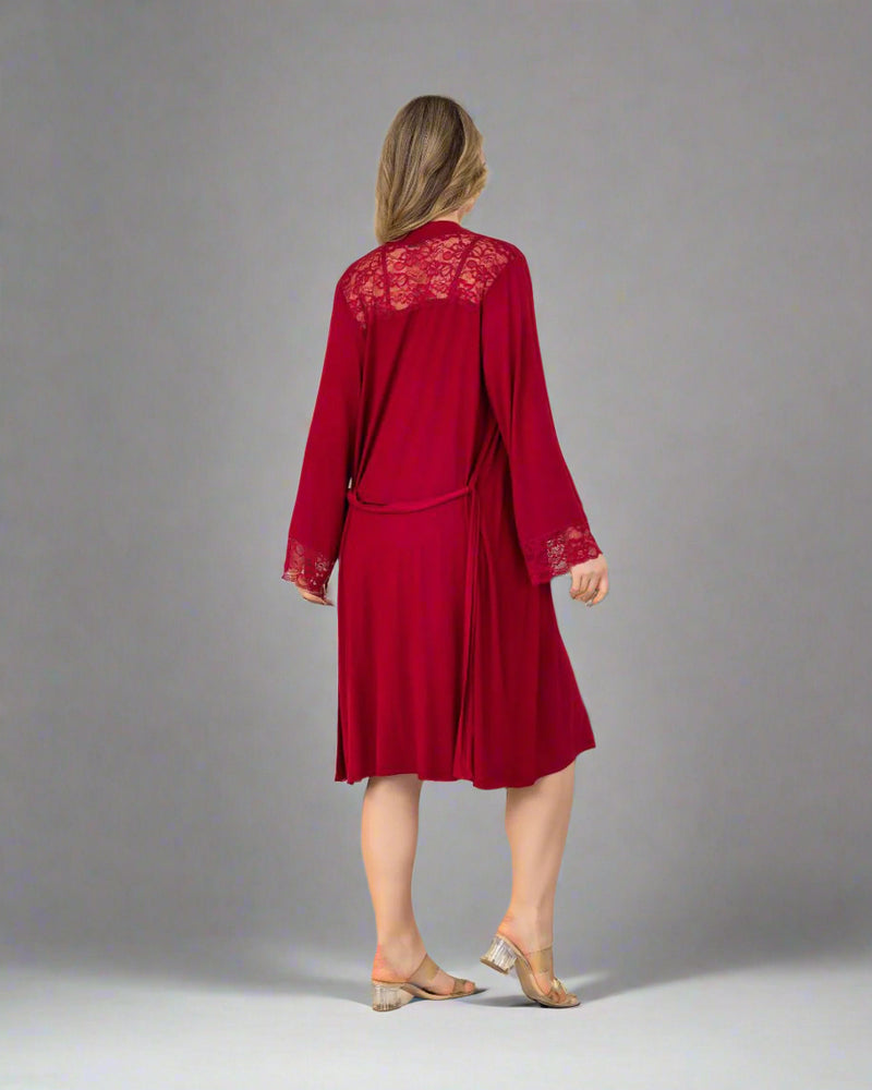 A sophisticated robe shirt that gives you a distinctive look