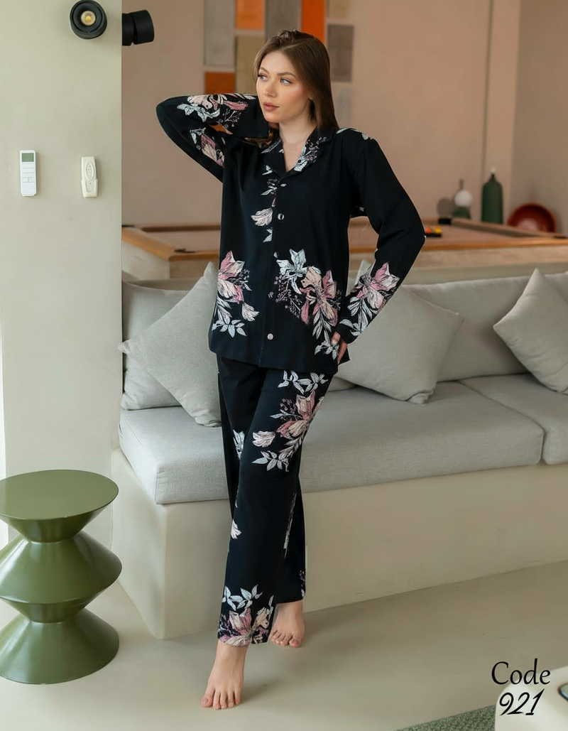 Elegant women's pajamas