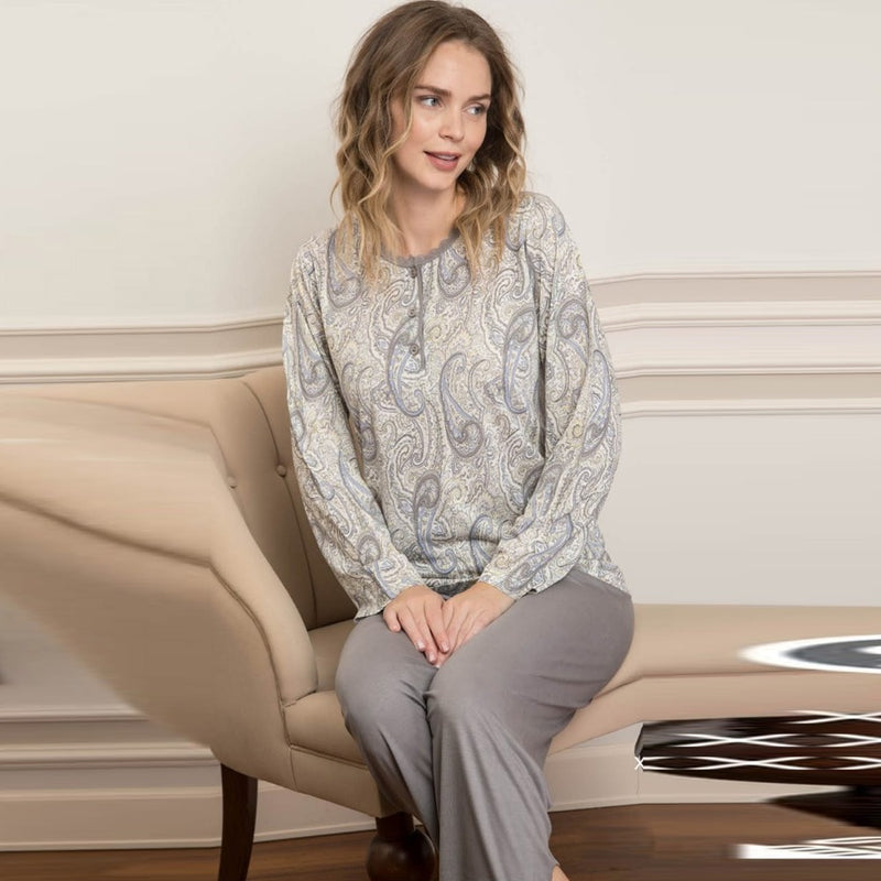 Stylish pajamas with sleeves and long pants