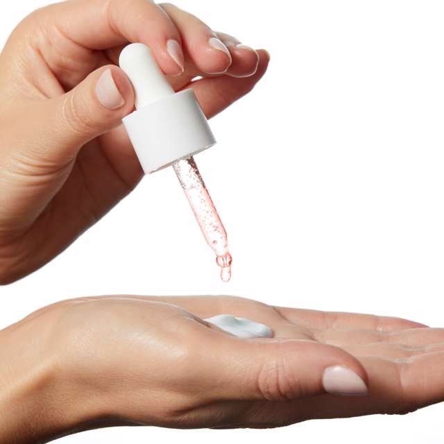 Optimals serum rejuvenates and fills the skin