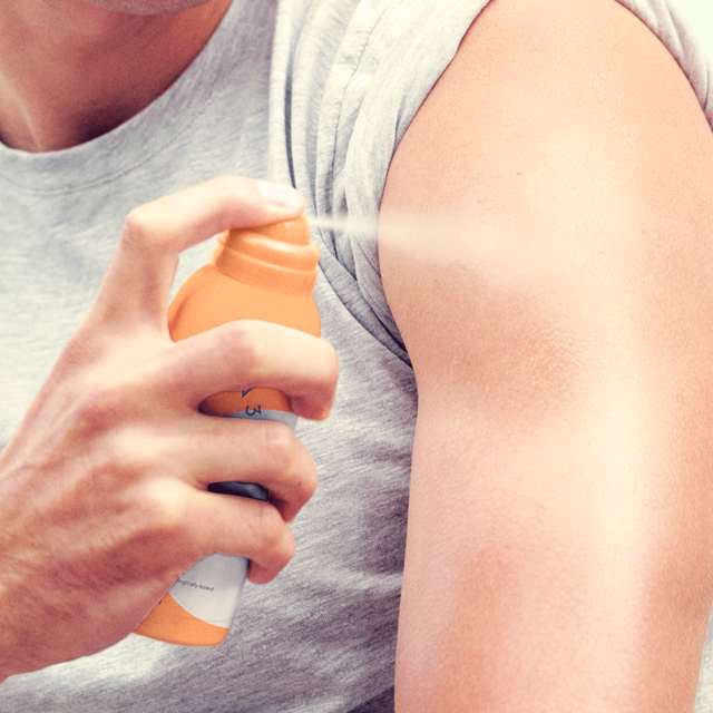 Dry mist spray for body and face with SPF 50