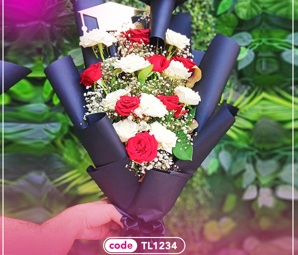 Flower bouquet of 30 roses